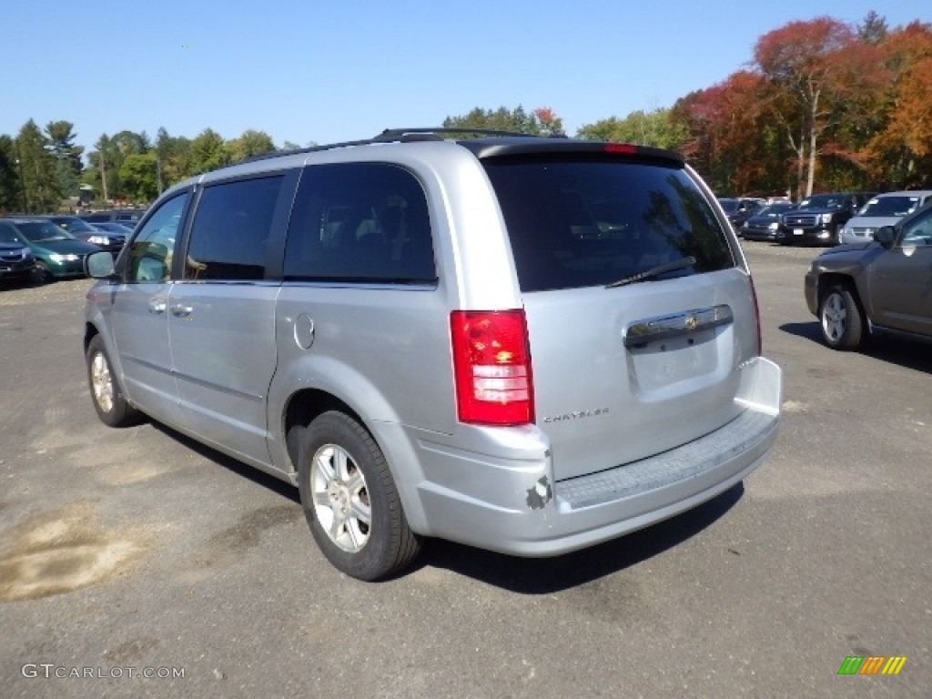 2009 Town & Country Touring - Bright Silver Metallic / Medium Slate Gray/Light Shale photo #4