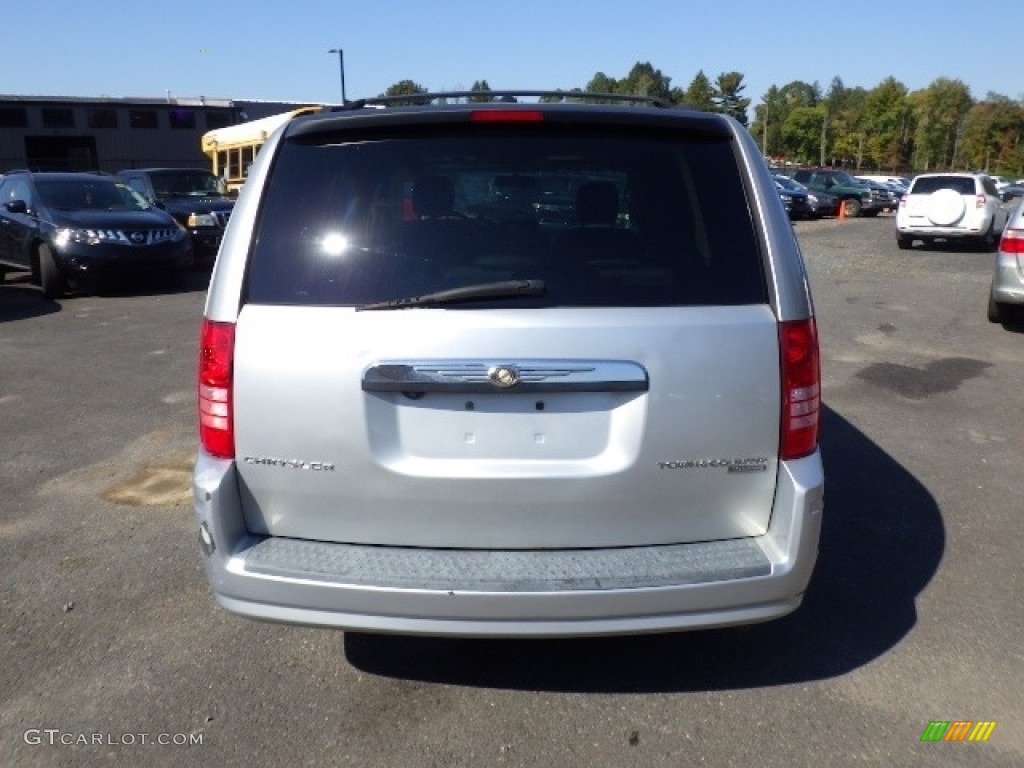 2009 Town & Country Touring - Bright Silver Metallic / Medium Slate Gray/Light Shale photo #5