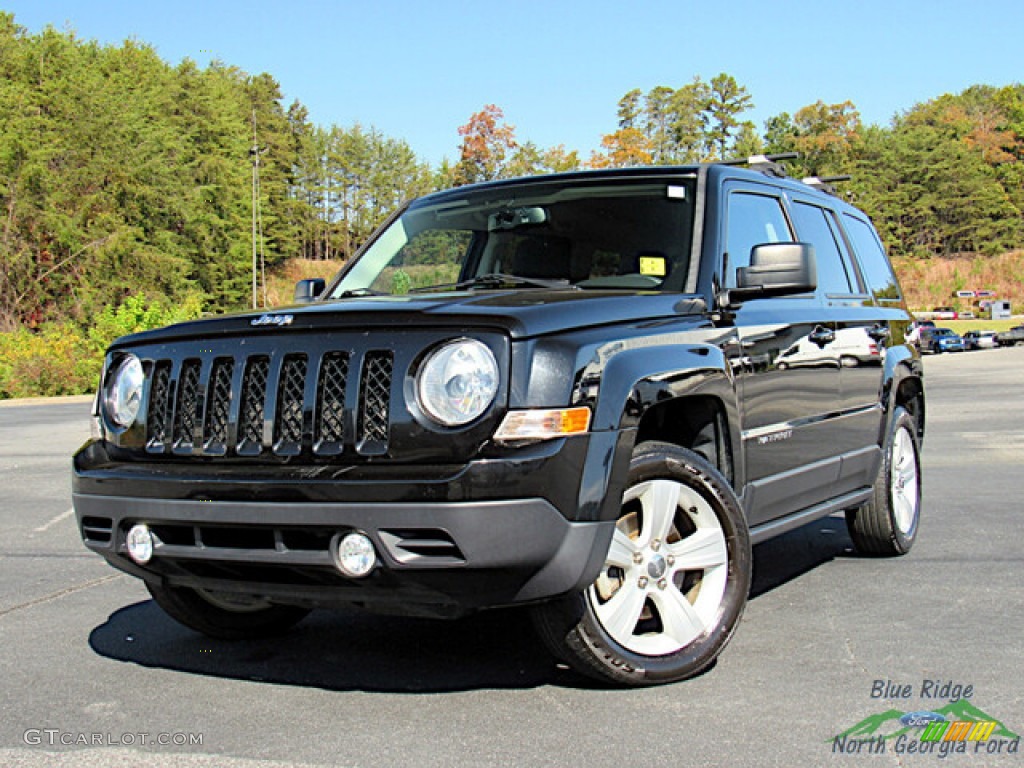 2017 Patriot Latitude - Black / Dark Slate Gray photo #1