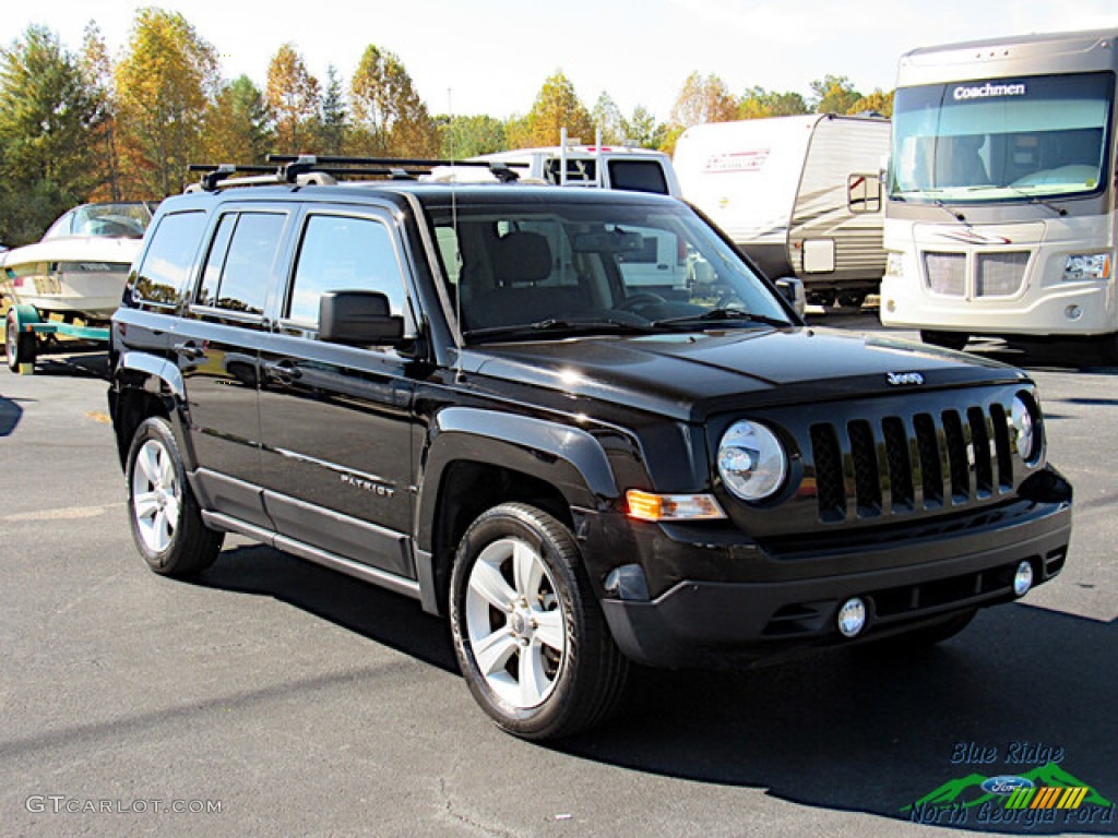 2017 Patriot Latitude - Black / Dark Slate Gray photo #7