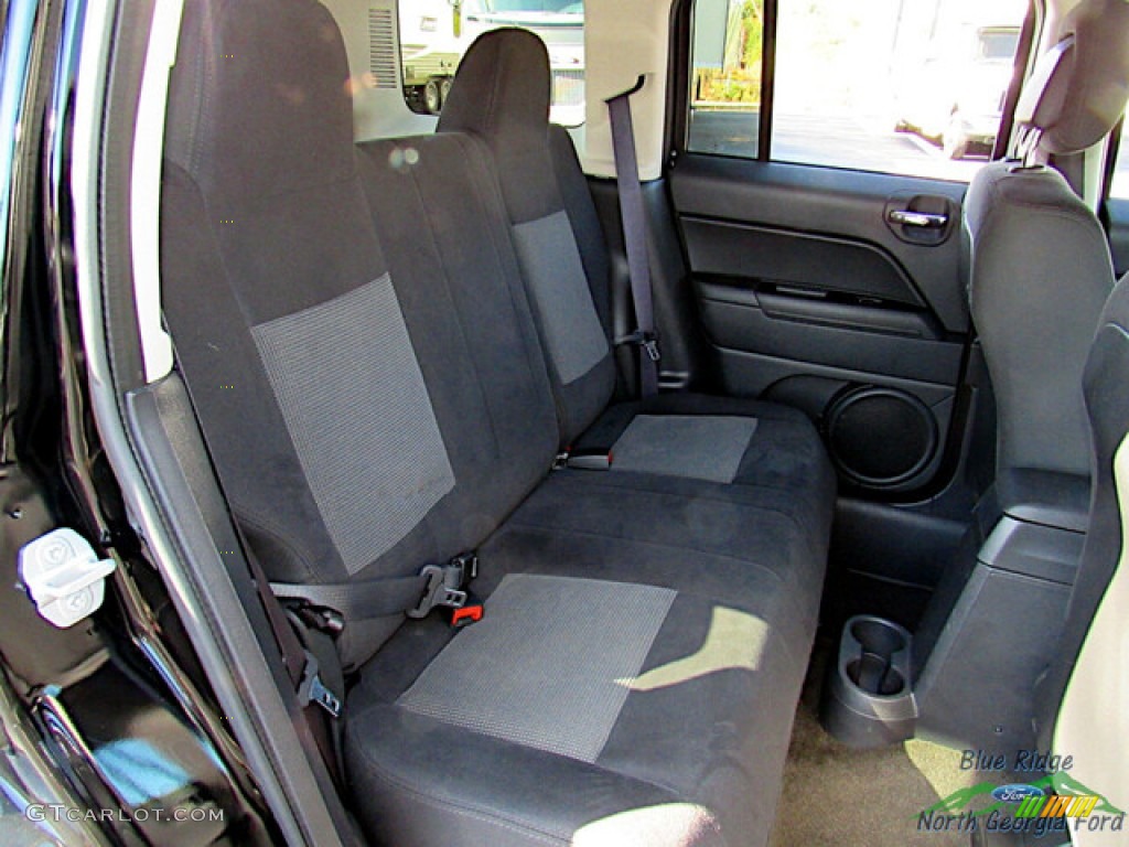 2017 Patriot Latitude - Black / Dark Slate Gray photo #13