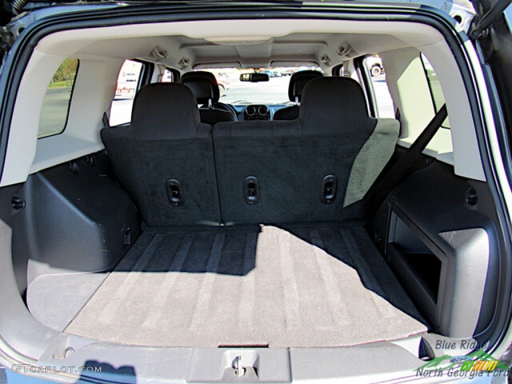 2017 Patriot Latitude - Black / Dark Slate Gray photo #14