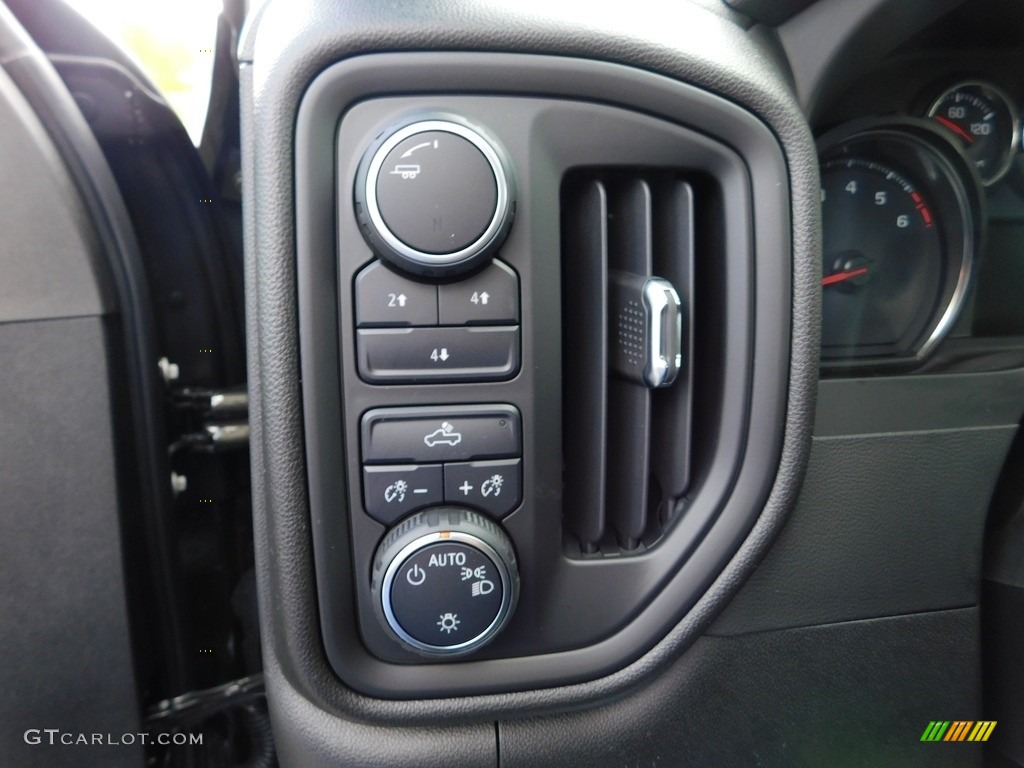 2022 Chevrolet Silverado 2500HD Custom Crew Cab 4x4 Controls Photo #145046677