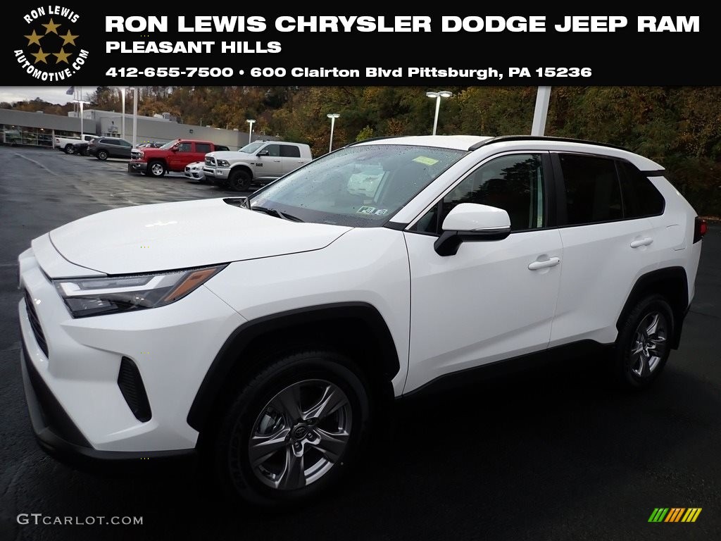2022 RAV4 XLE AWD - White / Black photo #1