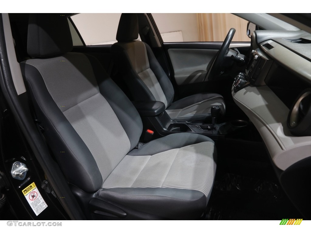 2015 RAV4 LE - Black / Ash photo #15