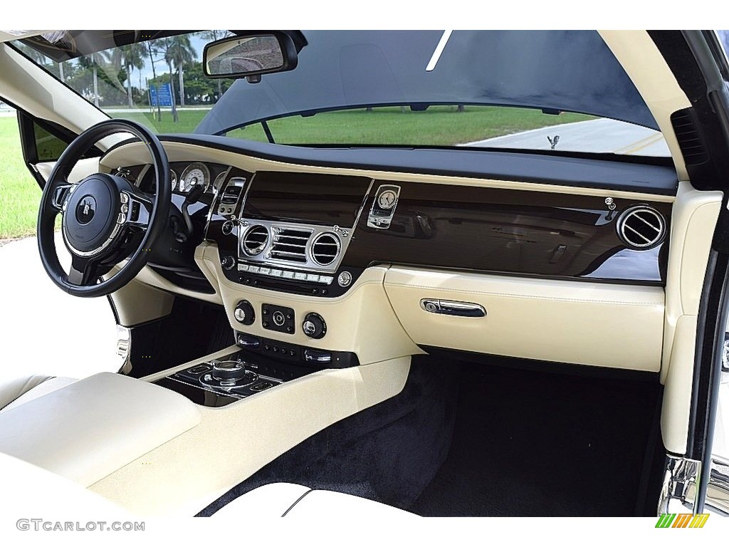 2014 Rolls-Royce Wraith Standard Wraith Model Dashboard Photos