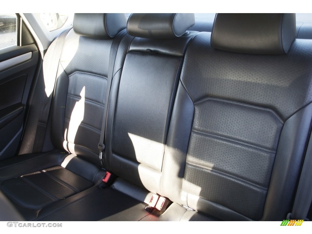 2014 Volkswagen Passat 1.8T SE Rear Seat Photos
