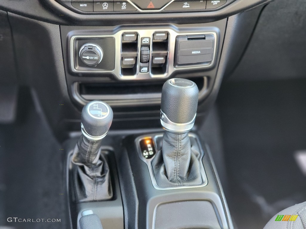 2023 Jeep Gladiator Willys 4x4 8 Speed Automatic Transmission Photo #145055875