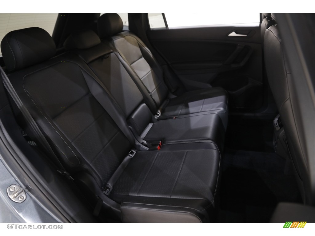 Titan Black Interior 2019 Volkswagen Tiguan SEL R-Line 4MOTION Photo #145056607