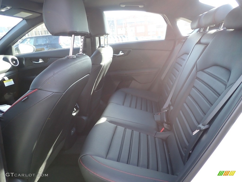 2023 Forte GT - Snow White Pearl / Black photo #12
