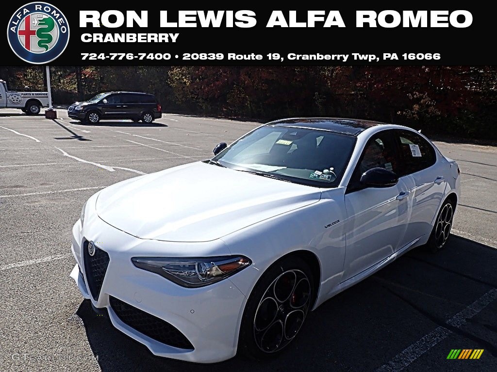 2022 Giulia Veloce AWD - Alfa White / Black photo #1