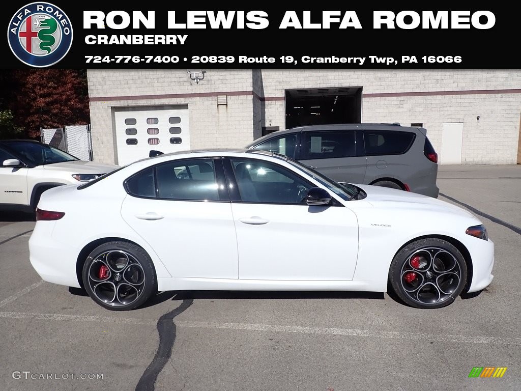 2022 Giulia Veloce AWD - Alfa White / Black photo #2