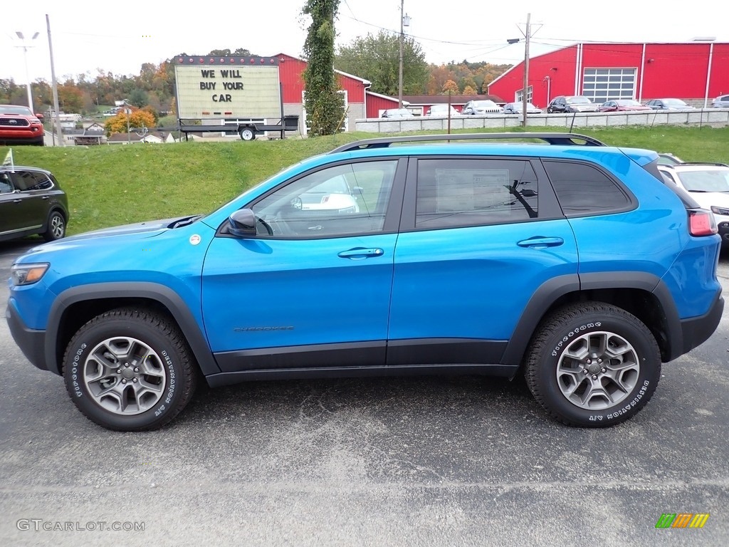 2022 Cherokee Trailhawk 4x4 - Hydro Blue Pearl / Black photo #2