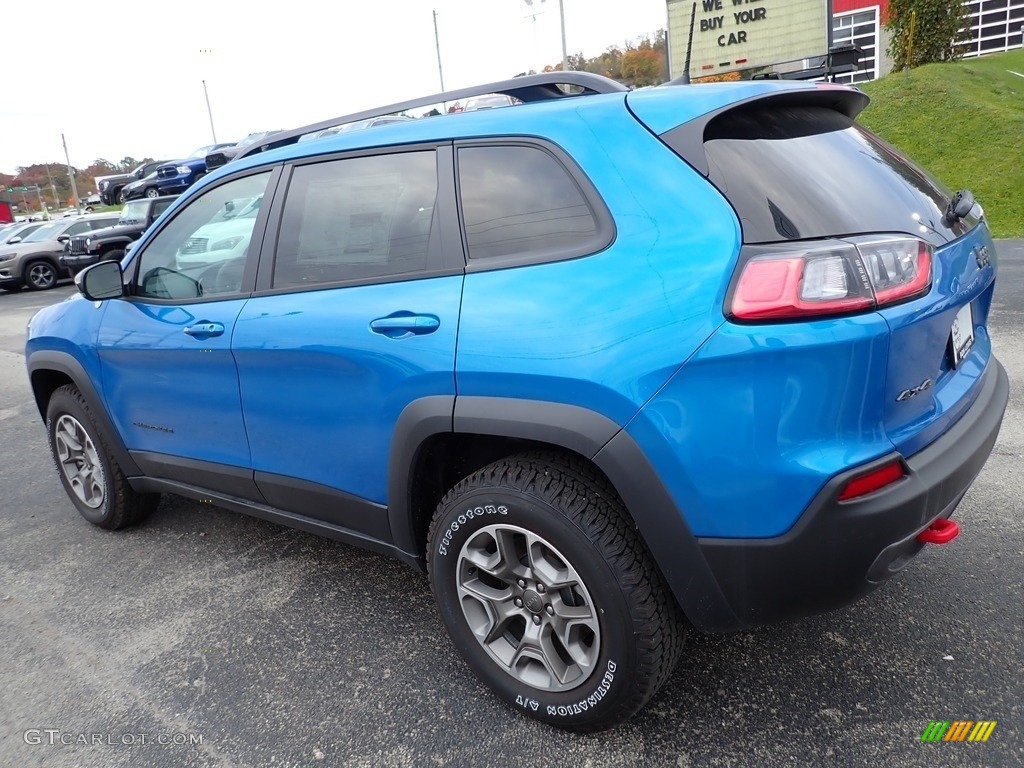 2022 Cherokee Trailhawk 4x4 - Hydro Blue Pearl / Black photo #3