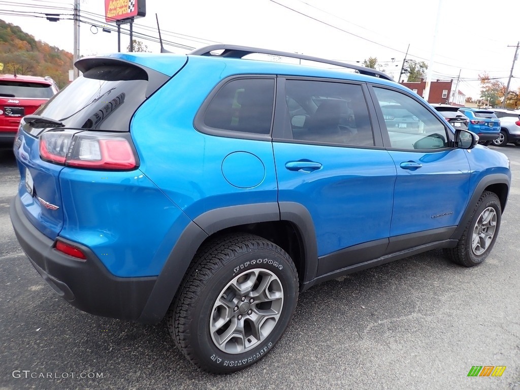 2022 Cherokee Trailhawk 4x4 - Hydro Blue Pearl / Black photo #6