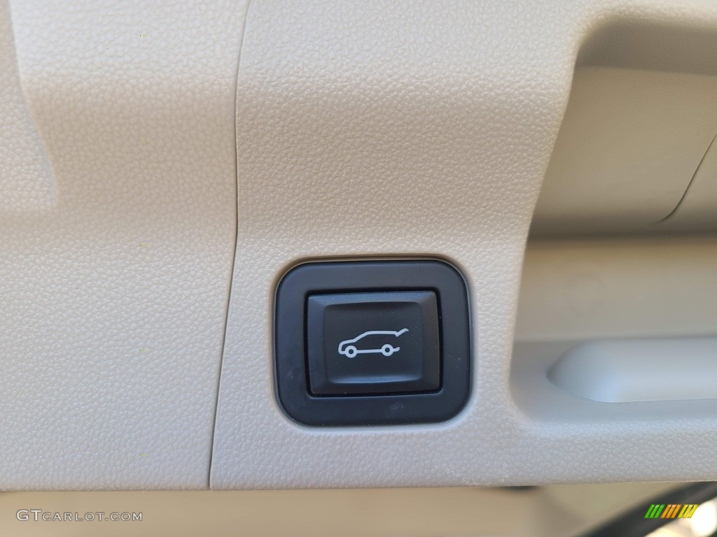 2017 Acadia Denali AWD - White Frost Tricoat / Cocoa/Shale photo #49
