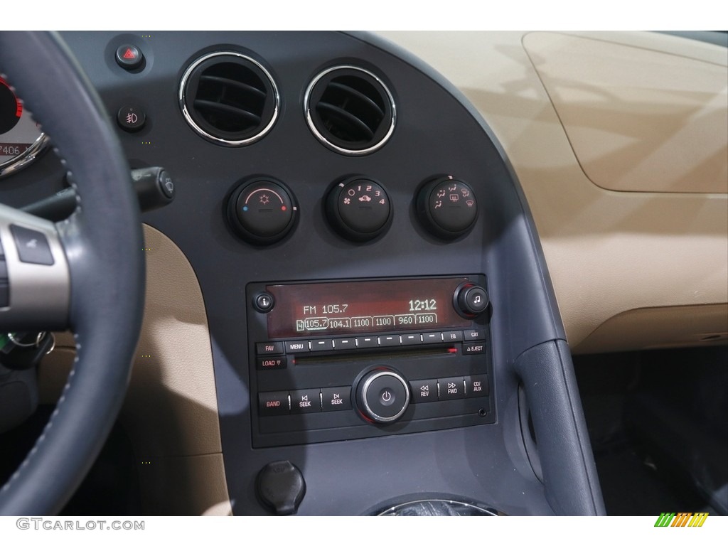 2007 Pontiac Solstice Roadster Controls Photos