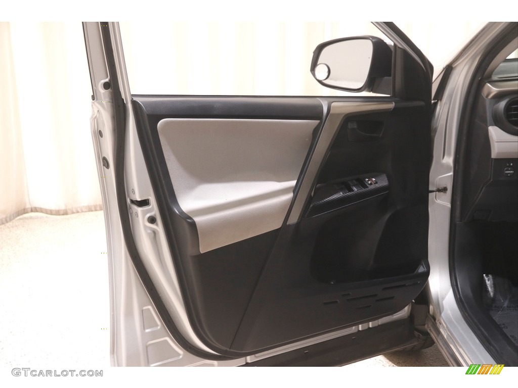2015 RAV4 LE - Classic Silver Metallic / Ash photo #4