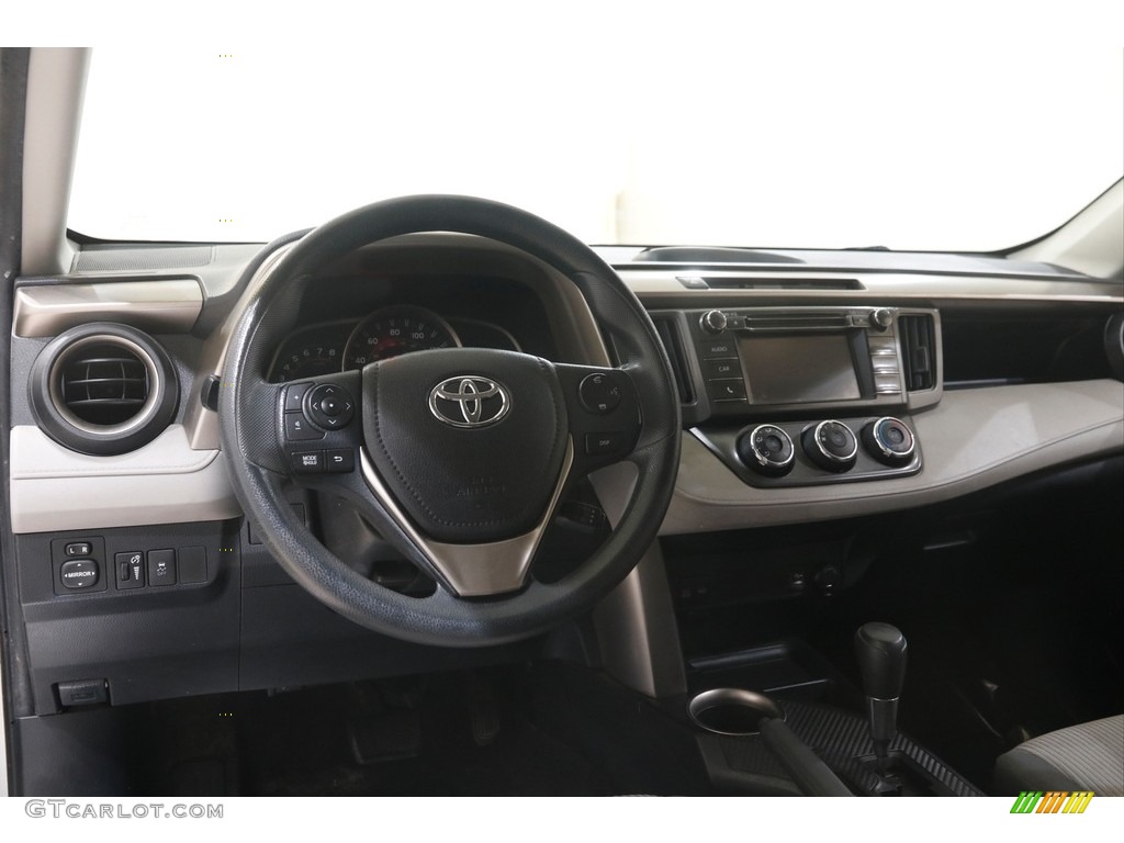 2015 RAV4 LE - Classic Silver Metallic / Ash photo #6