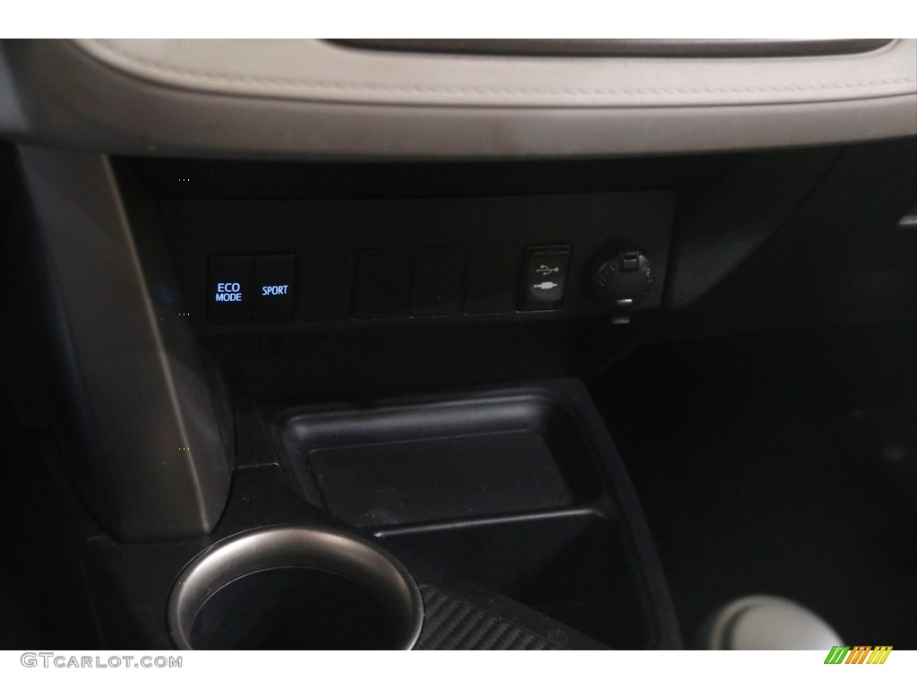 2015 RAV4 LE - Classic Silver Metallic / Ash photo #13