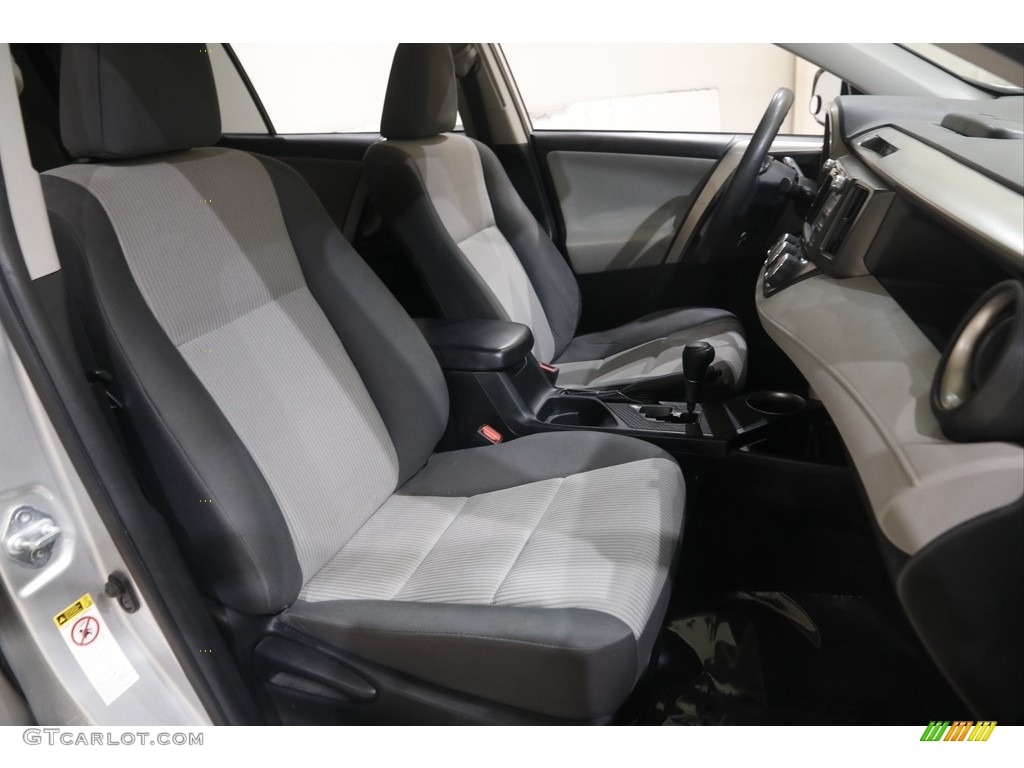 2015 RAV4 LE - Classic Silver Metallic / Ash photo #15