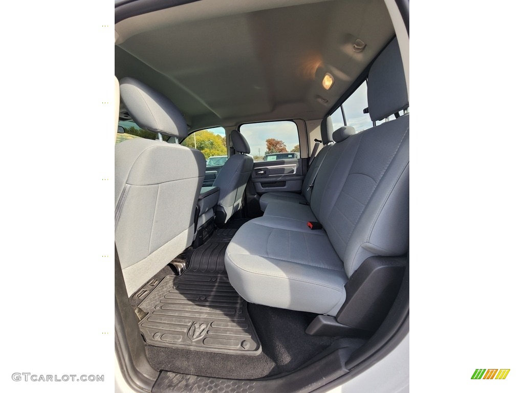 2019 1500 Classic SLT Crew Cab 4x4 - Bright White / Black/Diesel Gray photo #3