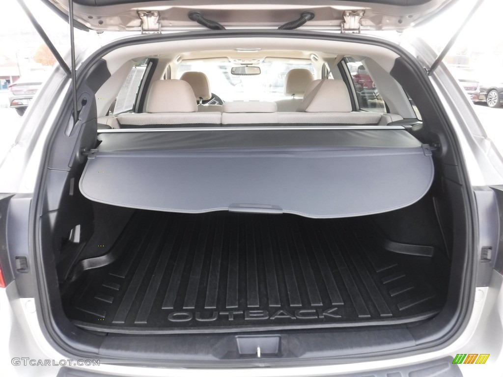 2015 Subaru Outback 2.5i Premium Trunk Photos