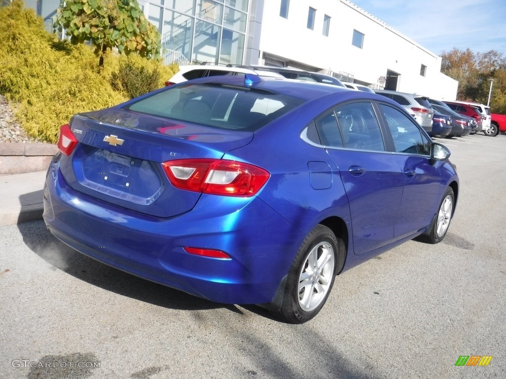 2017 Cruze LT - Kinetic Blue Metallic / Jet Black photo #16