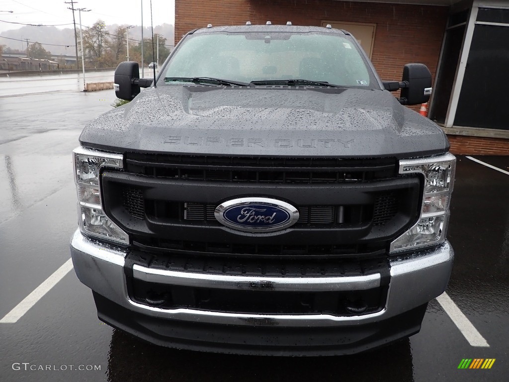 2022 F350 Super Duty XL SuperCab 4x4 - Carbonized Gray / Medium Earth Gray photo #3