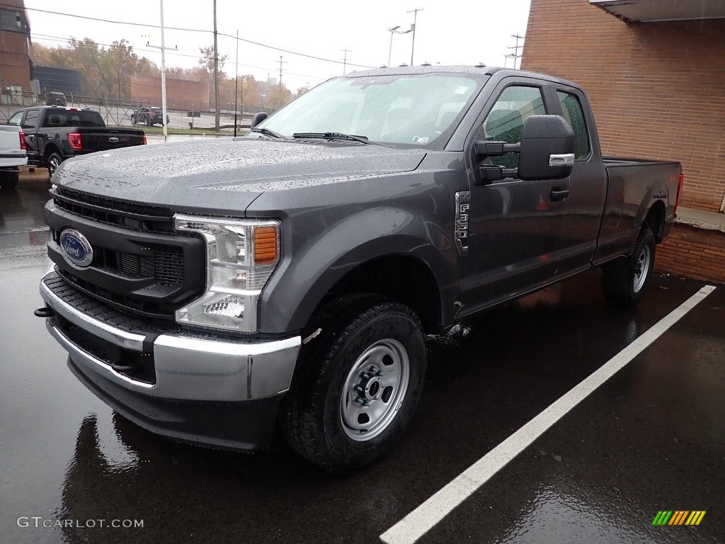 2022 F350 Super Duty XL SuperCab 4x4 - Carbonized Gray / Medium Earth Gray photo #4