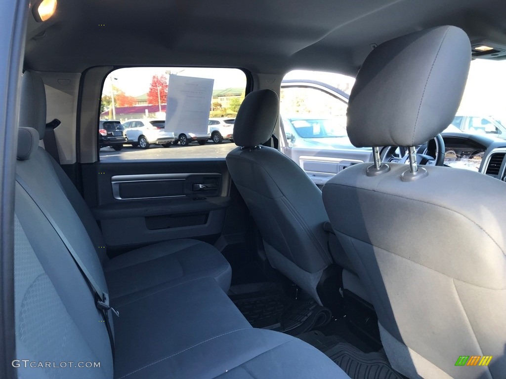 2019 1500 Classic SLT Crew Cab 4x4 - Bright White / Black/Diesel Gray photo #28