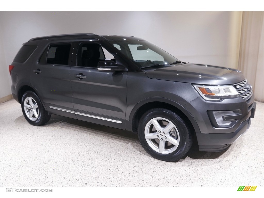 2017 Explorer XLT 4WD - Magnetic / Ebony Black photo #1