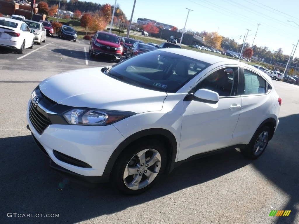2018 HR-V LX AWD - White Orchid Pearl / Gray photo #5