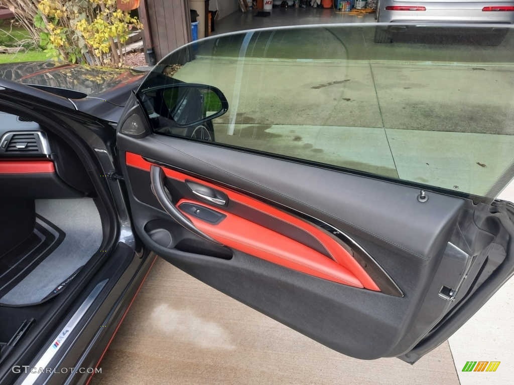 2017 BMW M4 Coupe Door Panel Photos
