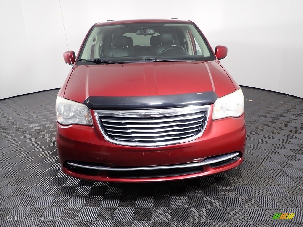 2013 Town & Country Touring - Deep Cherry Red Crystal Pearl / Black/Light Graystone photo #4