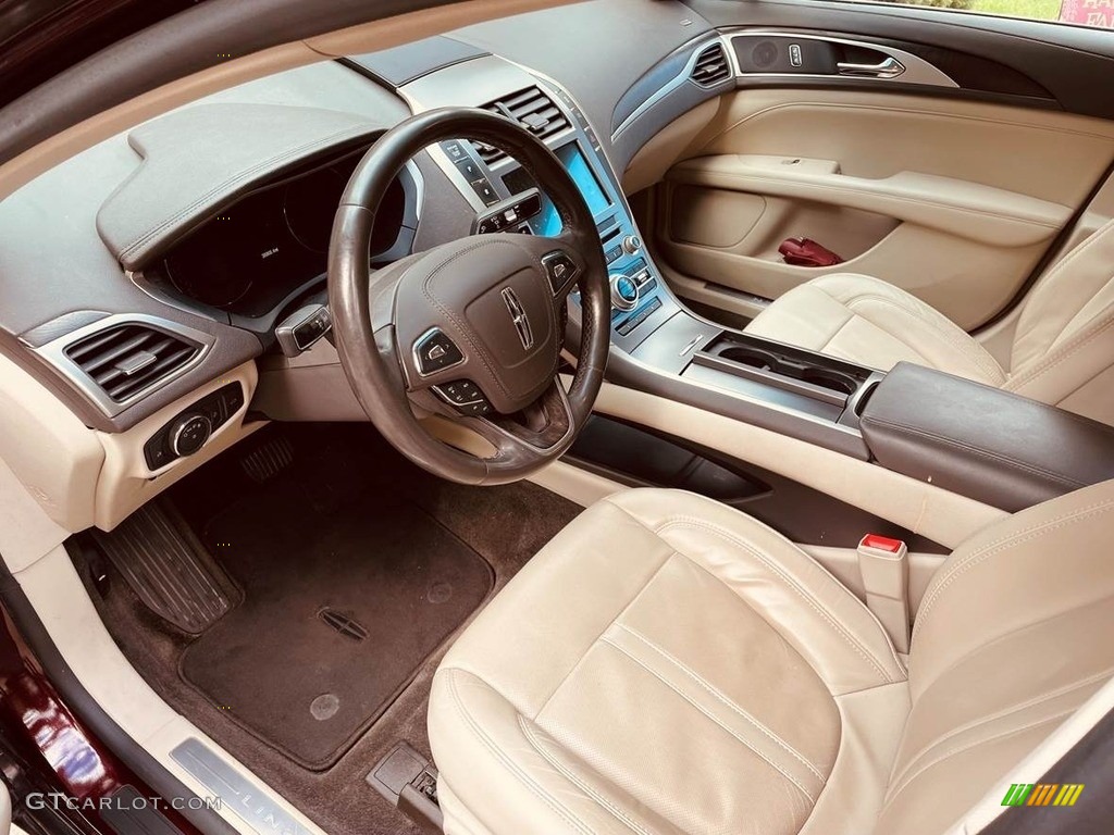 2017 Lincoln MKZ Reserve Front Seat Photos