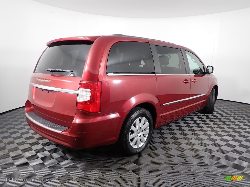 2013 Town & Country Touring - Deep Cherry Red Crystal Pearl / Black/Light Graystone photo #9