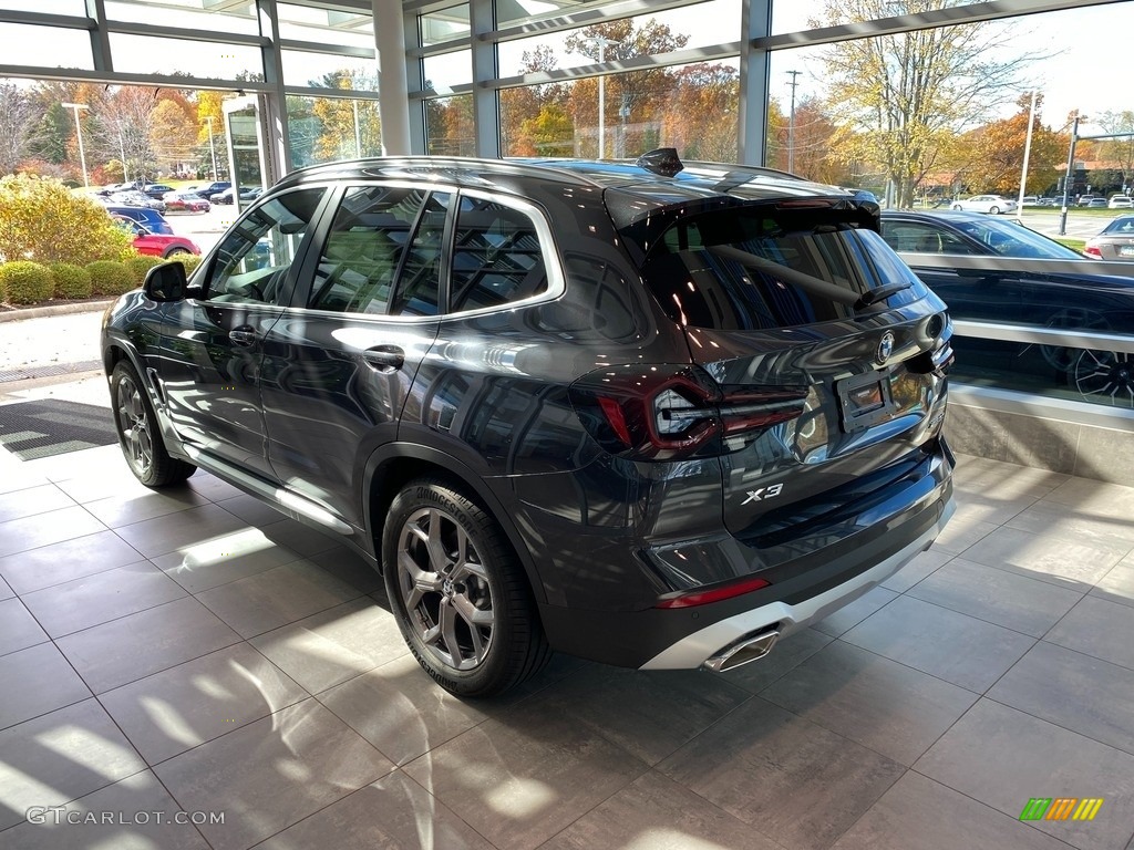 2022 X3 xDrive30i - Dark Graphite Metallic / Black photo #2