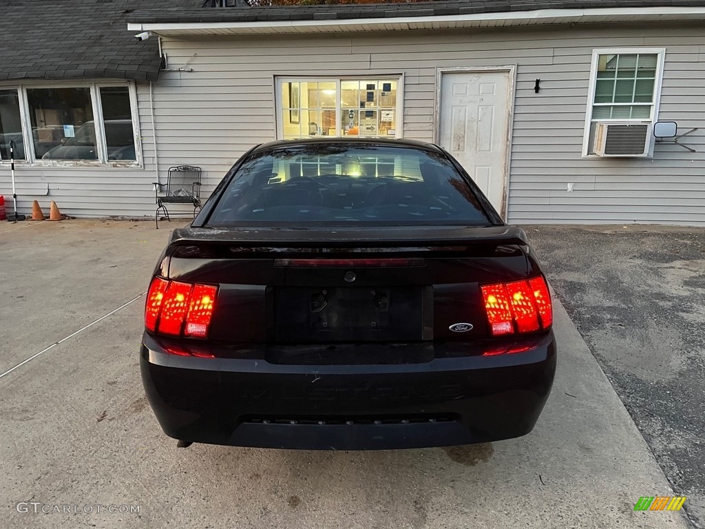 2003 Mustang V6 Coupe - Black / Medium Graphite photo #7