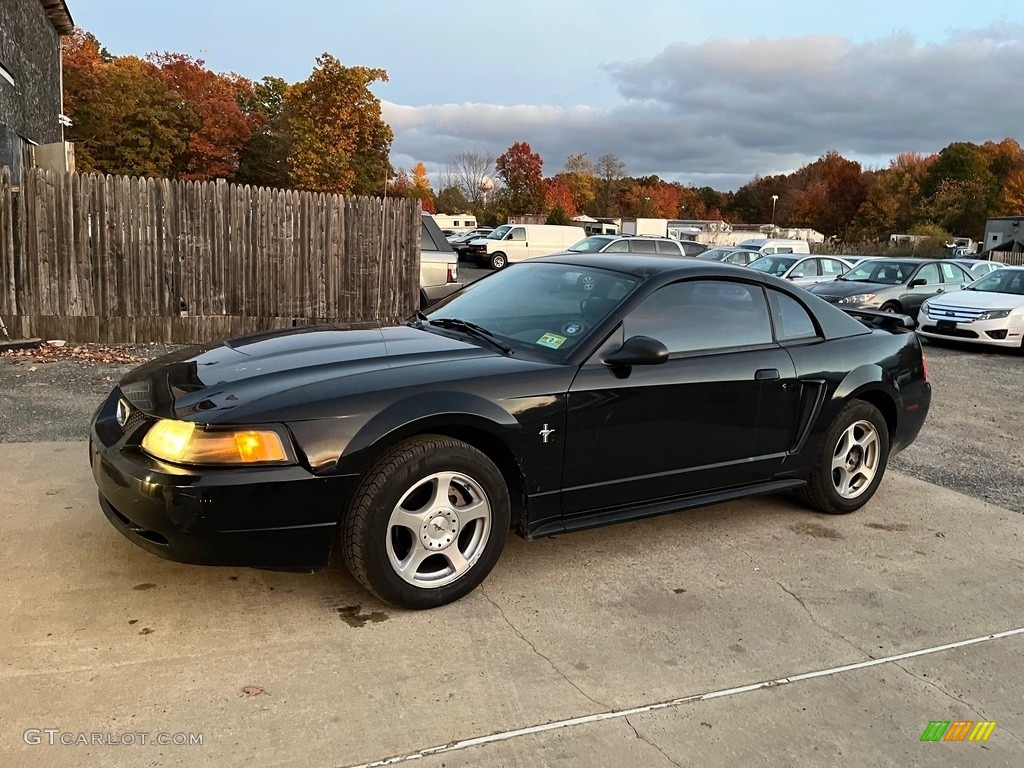 2003 Mustang V6 Coupe - Black / Medium Graphite photo #11