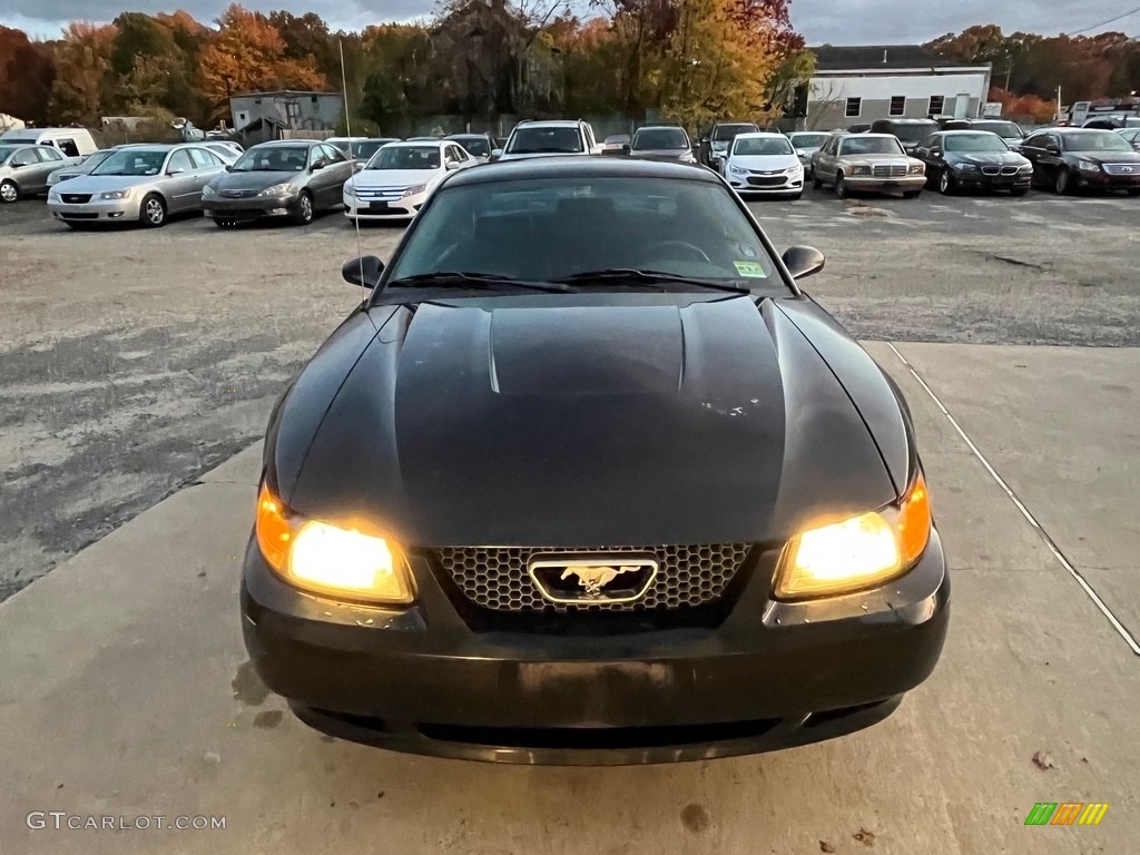 2003 Mustang V6 Coupe - Black / Medium Graphite photo #13