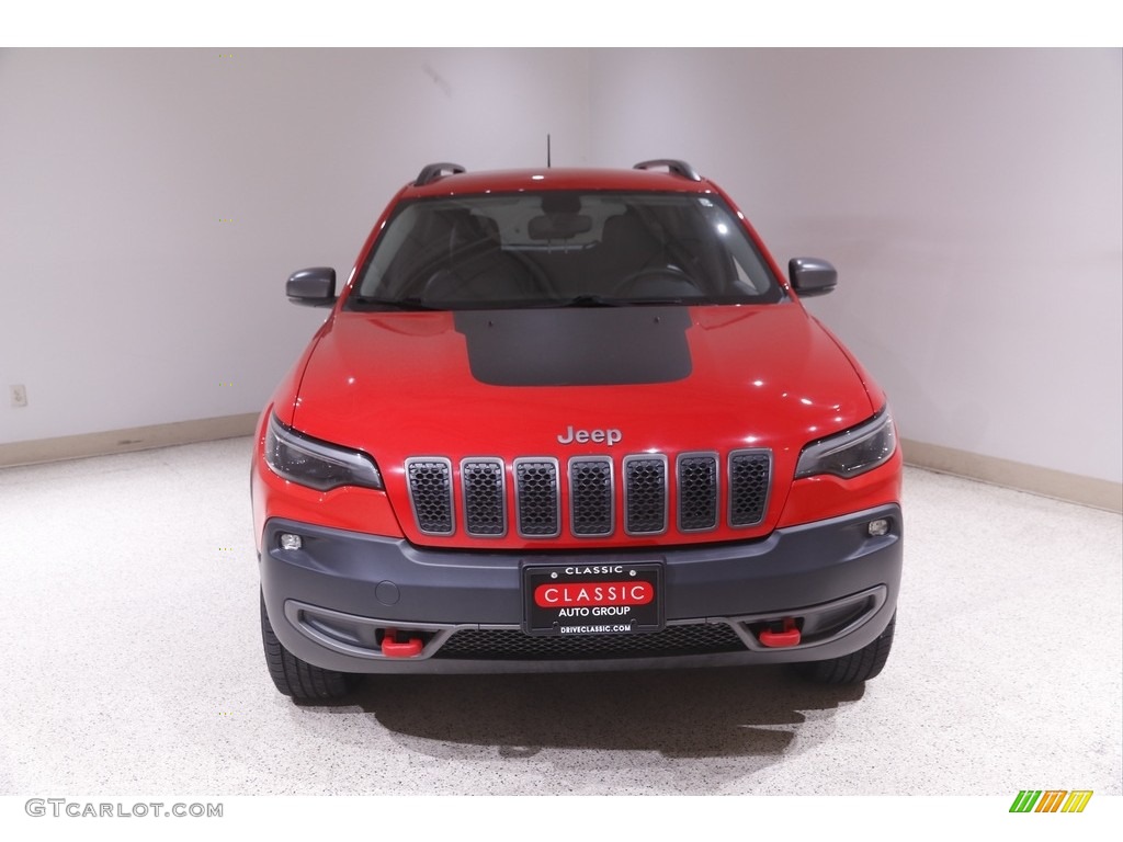 2019 Cherokee Trailhawk 4x4 - Firecracker Red / Black photo #2