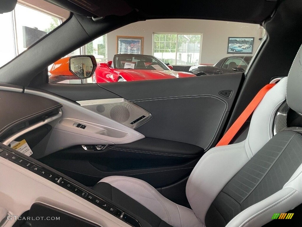 2022 Chevrolet Corvette Stingray Coupe Sky Cool Gray Door Panel Photo #145094940