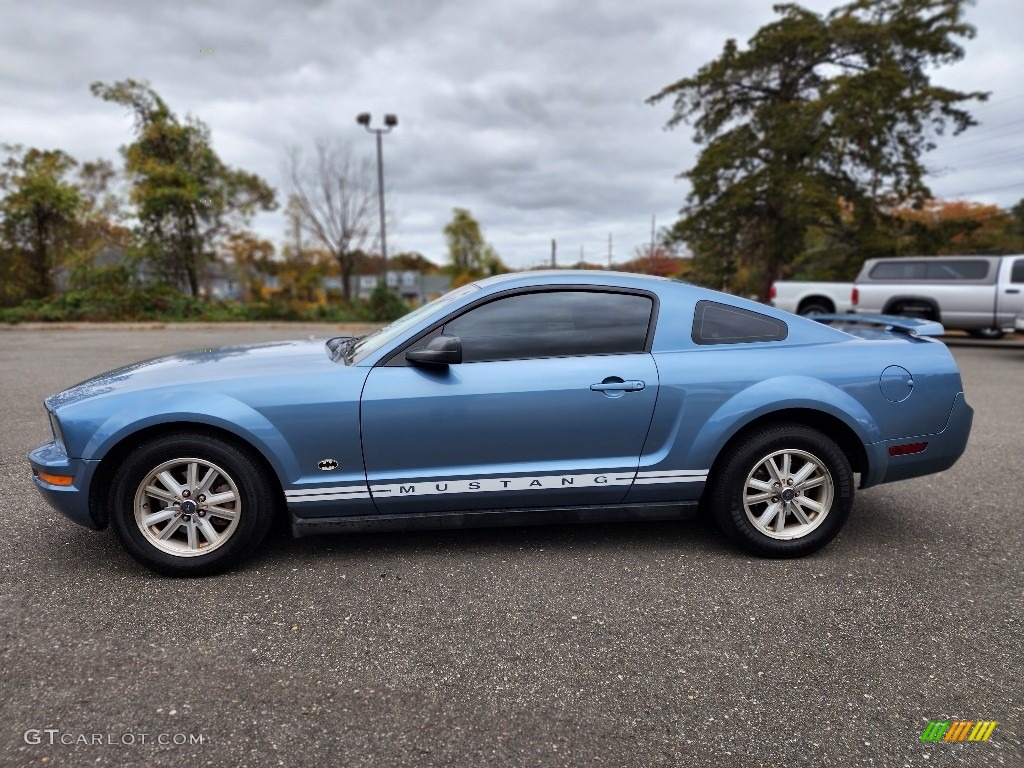 2006 Mustang V6 Deluxe Coupe - Vista Blue Metallic / Light Graphite photo #4