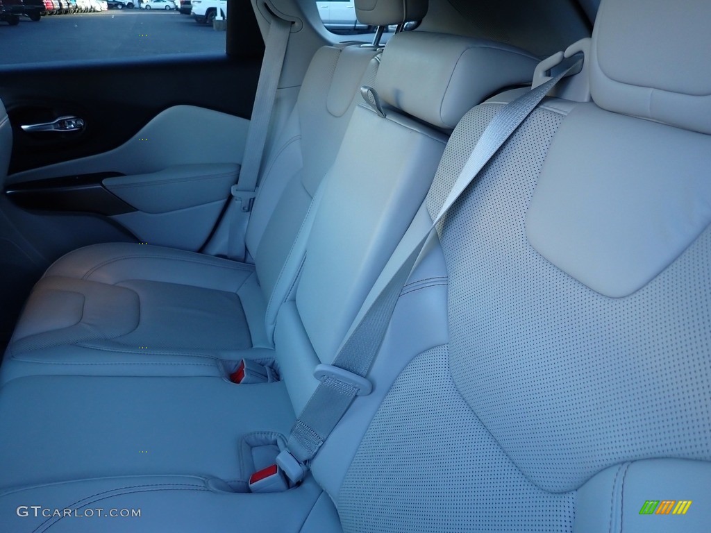 2021 Cherokee Latitude Lux 4x4 - Spitfire Orange / Ski Gray/Black photo #12