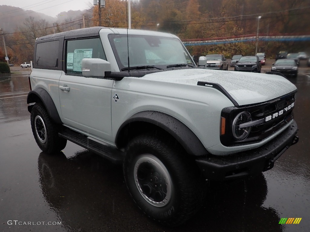 2022 Bronco Outer Banks 4x4 2-Door - Cactus Gray / Roast/Black Onyx photo #2