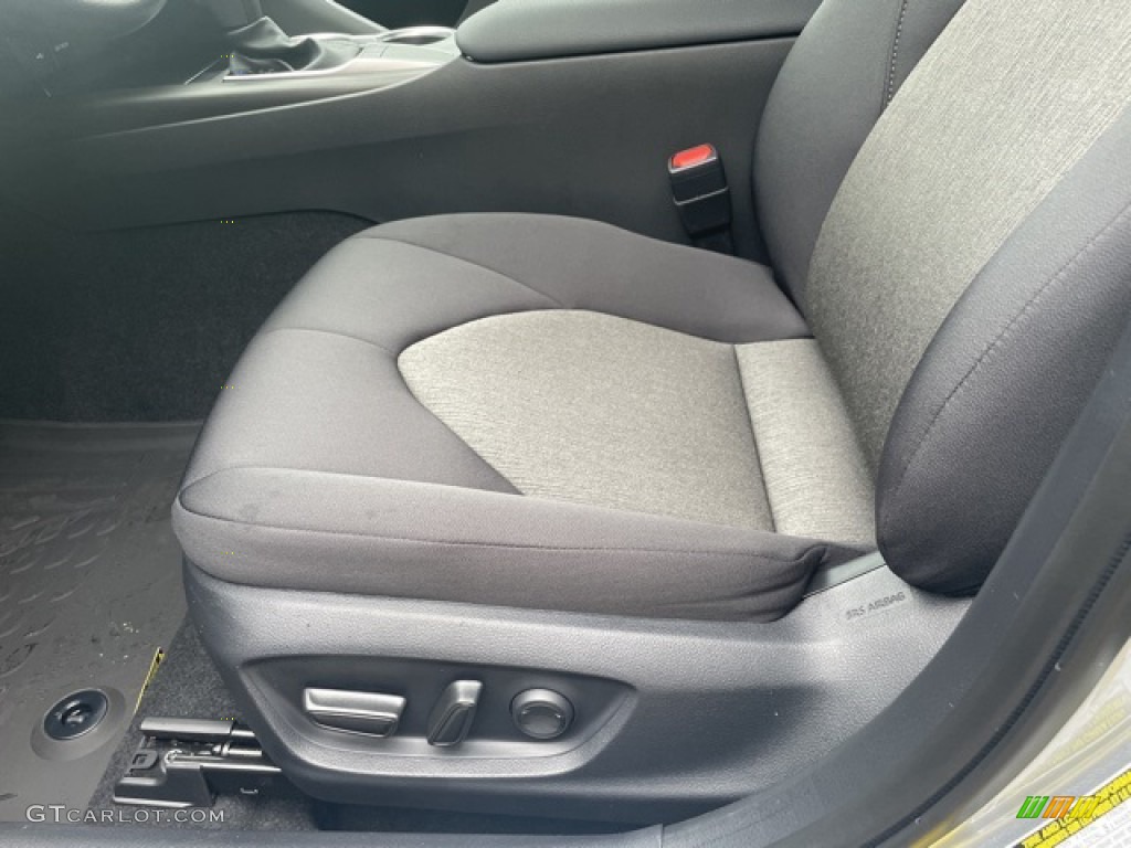 2023 Camry LE - Celestial Silver Metallic / Black photo #19