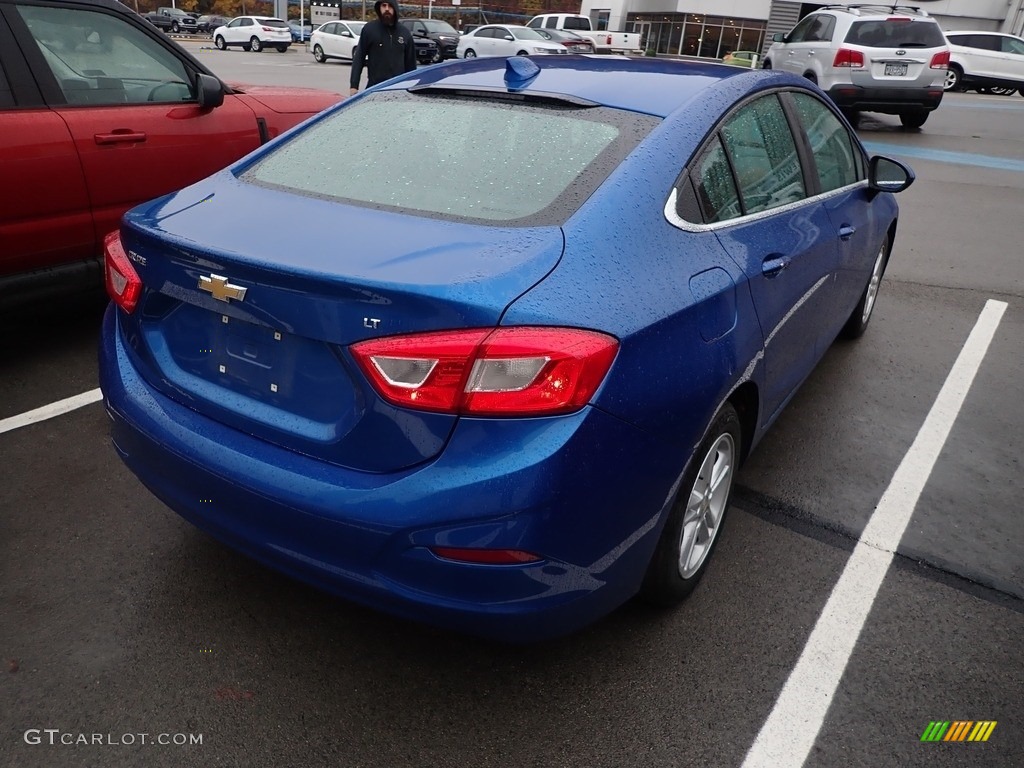 2017 Cruze LT - Kinetic Blue Metallic / Jet Black photo #4