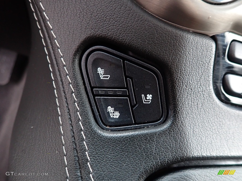 2019 GMC Yukon Denali 4WD Controls Photo #145104446