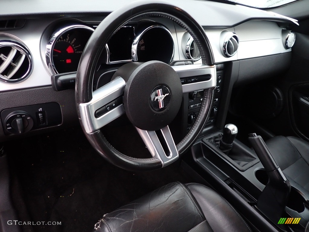 2006 Mustang GT Premium - Torch Red / Black photo #19